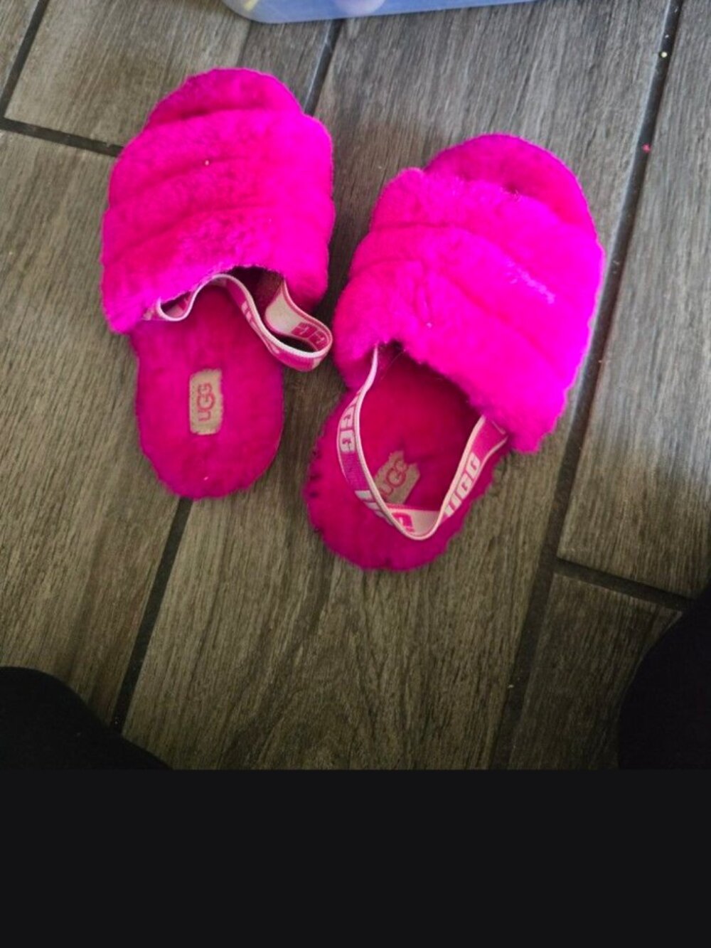 UGG